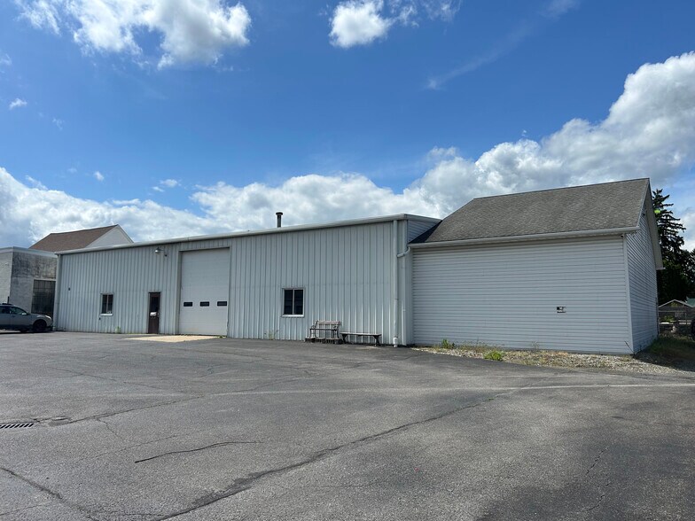 More Photos Of 205 Fleming St, Williamsport Self Storage For Lease