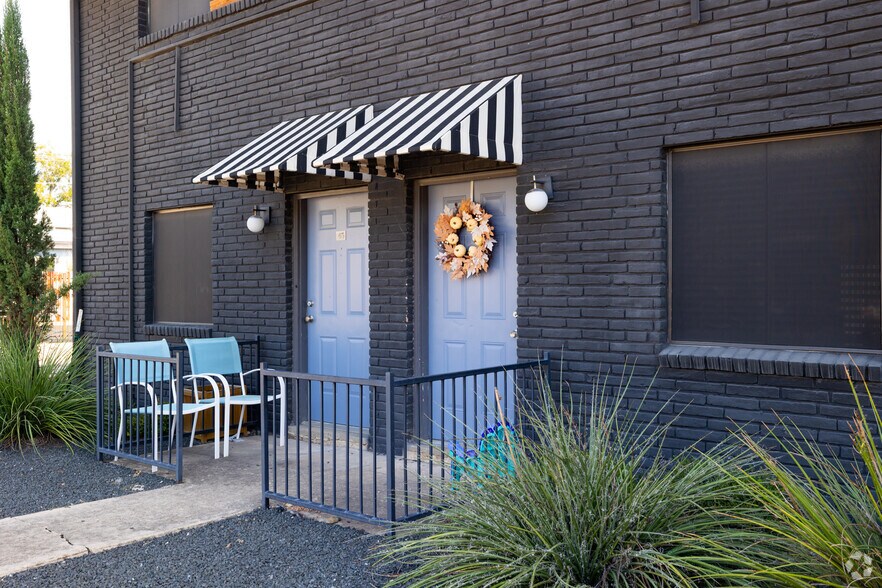 More Photos Of 200 Primrose Cir, New Braunfels Apartments For Sale