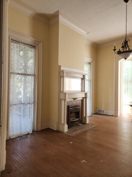 More Photos Of 1402 2nd Ave, Columbus Office For Sale