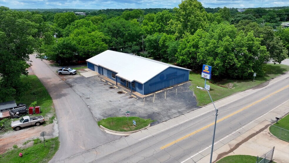 More Photos Of 106 W 3rd St, Chandler Auto Repair For Sale