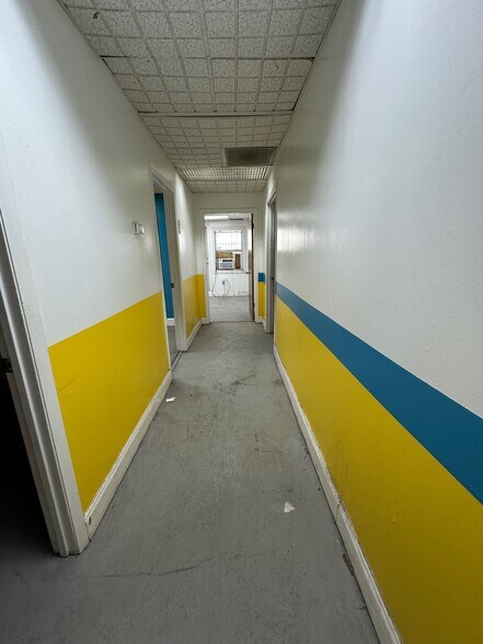 More Photos Of 614-618 Grand Central St, Clearwater Warehouse For Lease