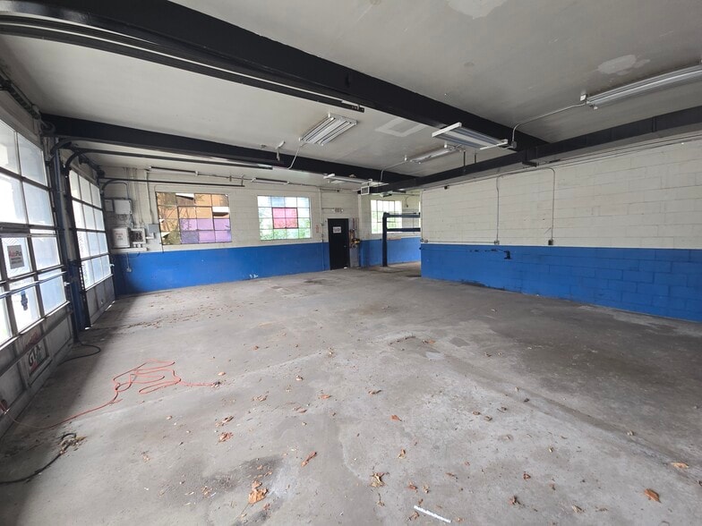 More Photos Of 816 Main St, Poughkeepsie Service Station For Sale