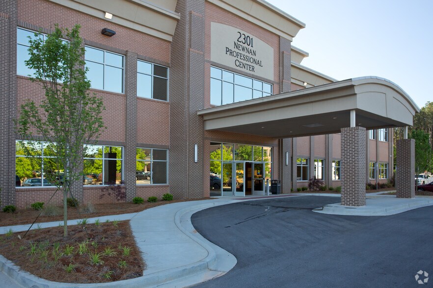 More Photos Of 2301 Newnan Crossing Blvd, Newnan Medical For Lease
