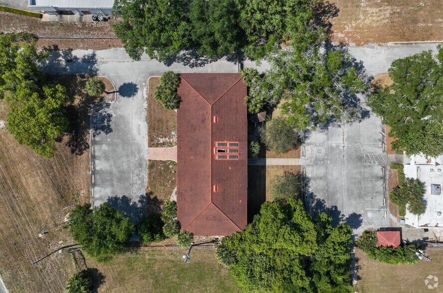 More Photos Of 7725 N Orange Blossom Trl, Orlando Warehouse For Sale