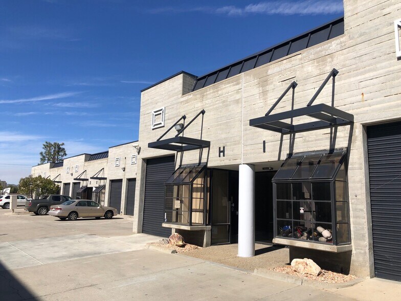 More Photos Of 580 3rd St, Lake Elsinore Warehouse For Lease