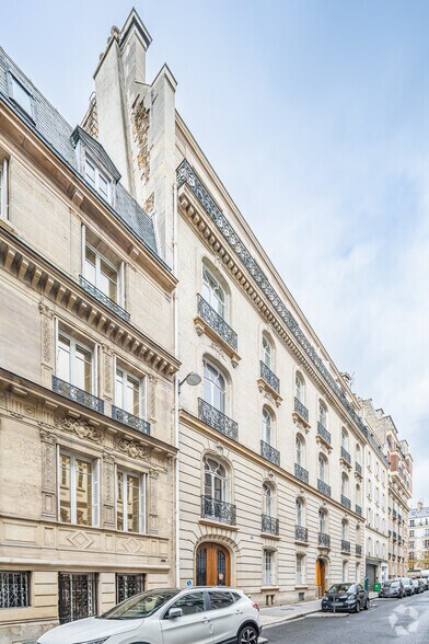 Primary Photo Of 21 Rue Viète, Paris Office For Sale