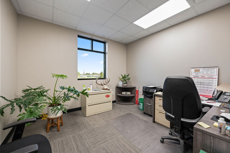 More Photos Of 4889 Alliance Dr, Mason Distribution For Sale