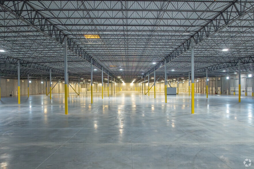 More Photos Of 2350 Park Center Dr, Mebane Warehouse For Lease