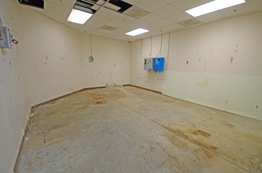 More Photos Of 1922 K M Wicker Memorial Dr, Sanford Medical For Lease