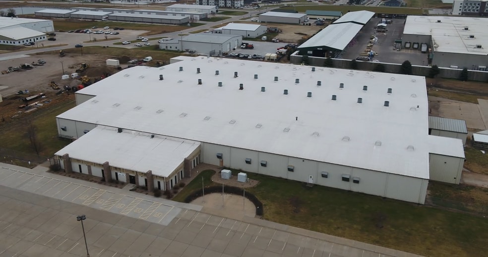 Primary Photo Of 300 E 39th St, Hastings Distribution For Lease