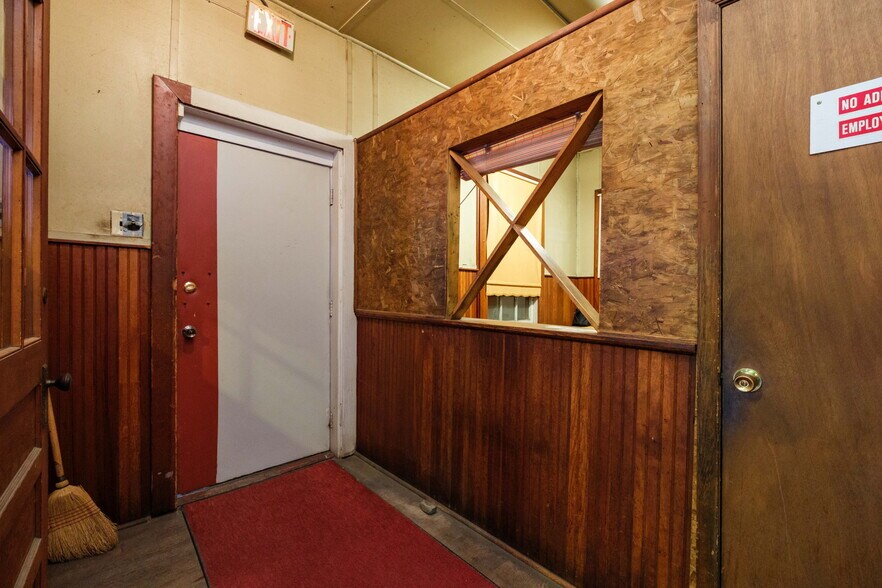 More Photos Of 180 Hollar Circle, Timberville Warehouse For Sale
