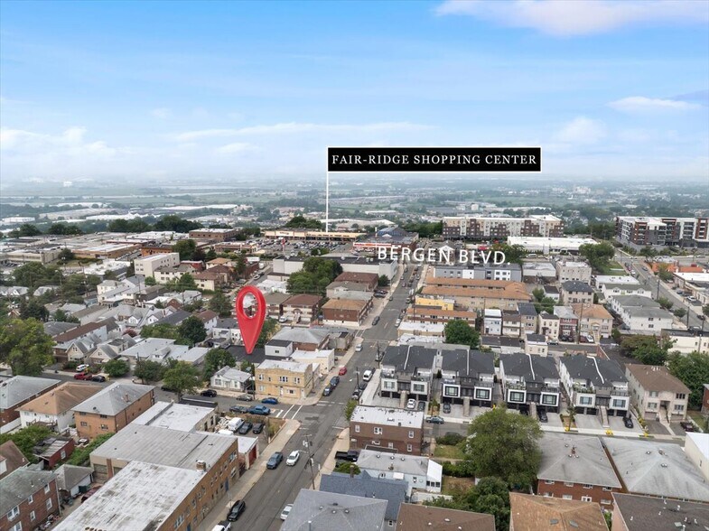 More Photos Of 456 Walker St, Fairview Flex For Lease