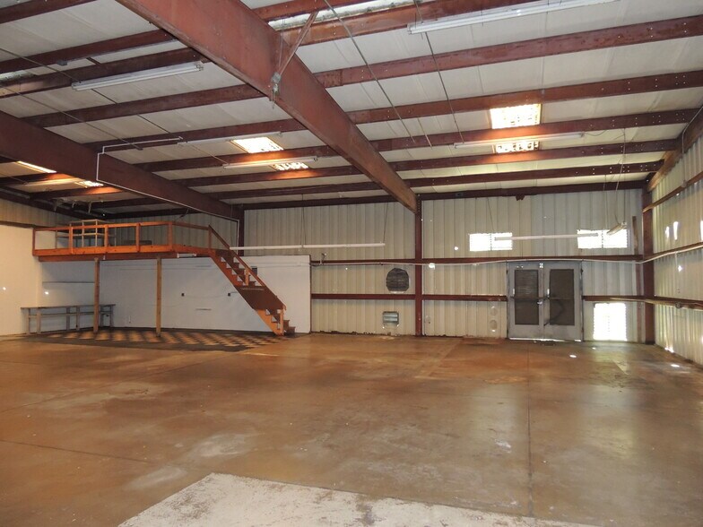 More Photos Of 2311 Whitfield Industrial Way, Sarasota Warehouse For Sale