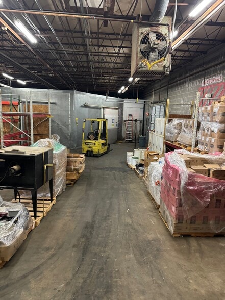 More Photos Of 2229 N Davidson St, Charlotte Warehouse For Sale