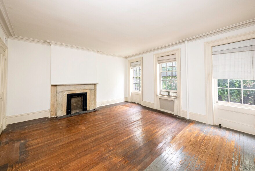 More Photos Of 248 W 12th St, New York Apartments For Sale