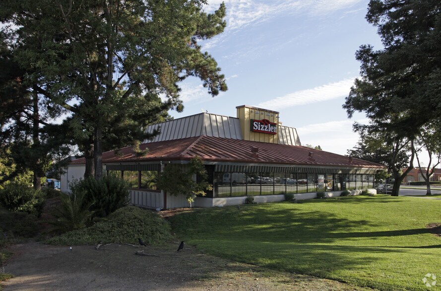 More Photos Of 200-400 Walnut St, Redwood City Unknown For Lease