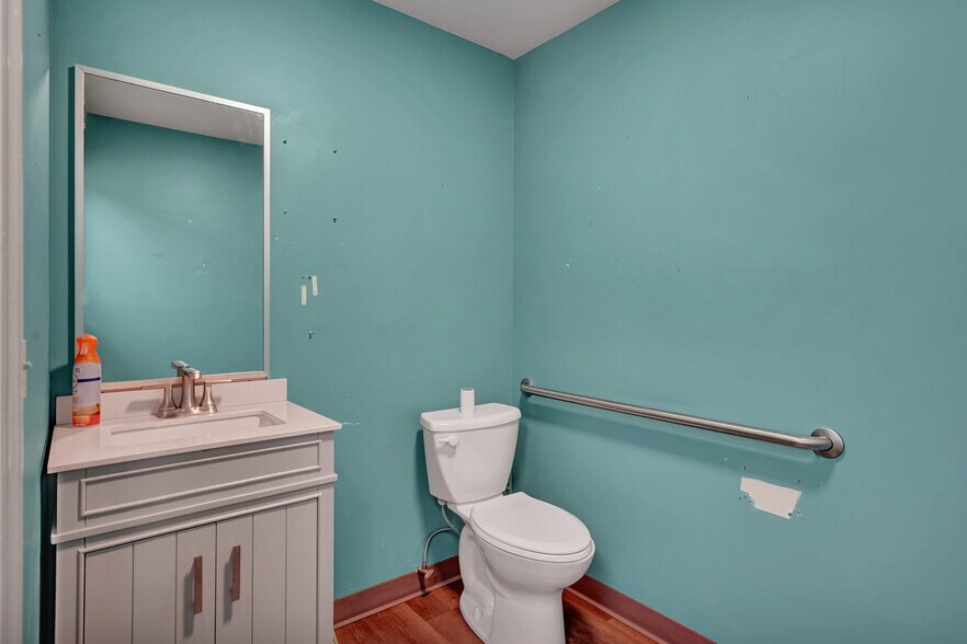 More Photos Of 102 S 3rd St, Saint Clair Bank For Sale