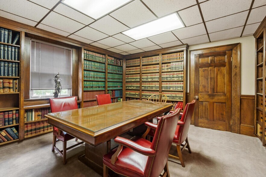 More Photos Of 77 Merriam Ave, Leominster Office For Sale