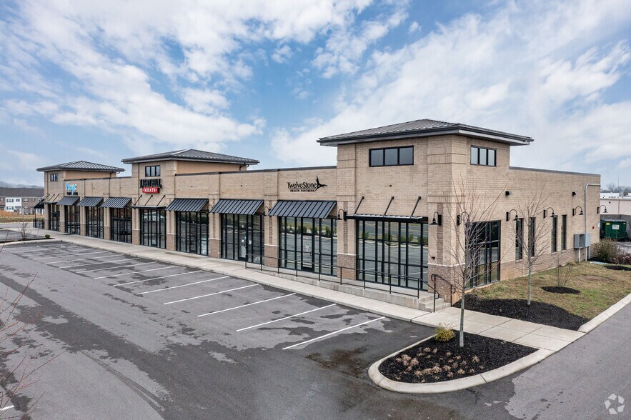 More Photos Of 150 Stephen P Yokich Pky, Spring Hill Storefront Retail Office For Lease