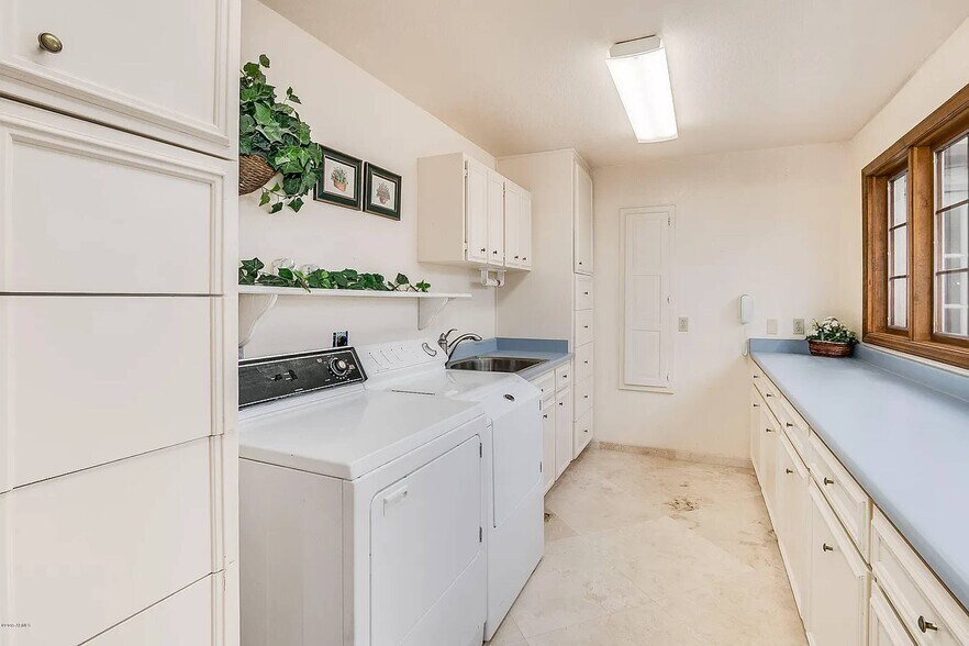 More Photos Of 1625 N Cherry Cir, Mesa Healthcare For Sale