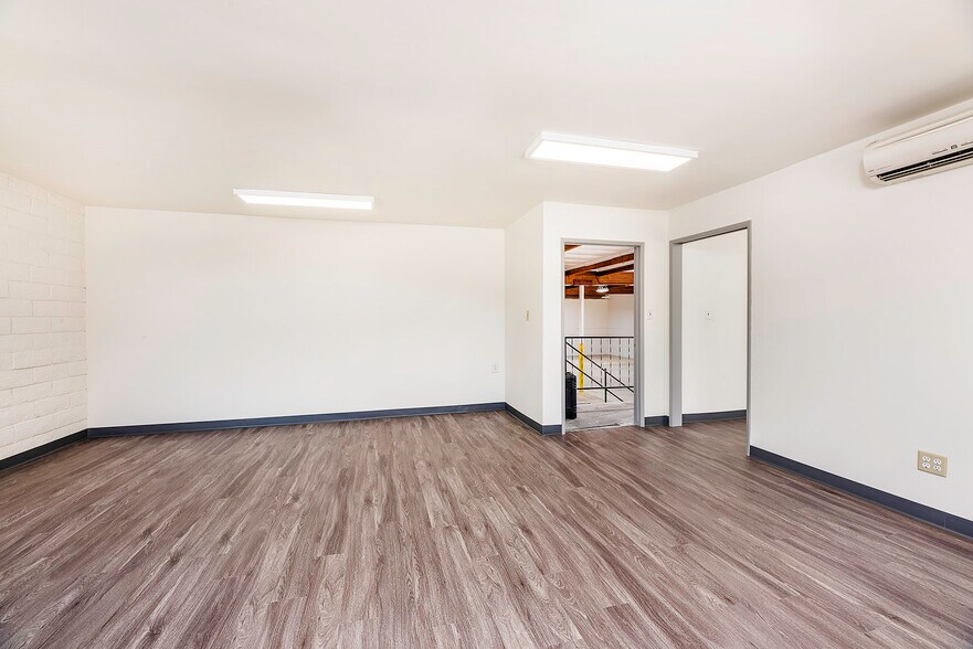 More Photos Of 1550 E Burnett St, Signal Hill Warehouse For Lease