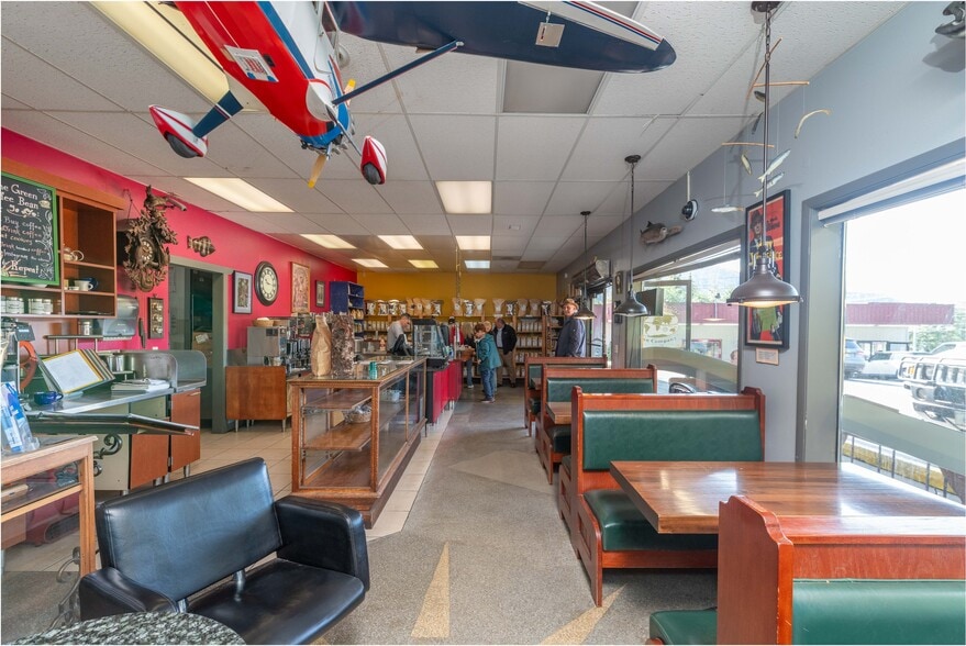 More Photos Of 7196/7198/7204 North Tongass Hwy, Ketchikan General Retail For Sale