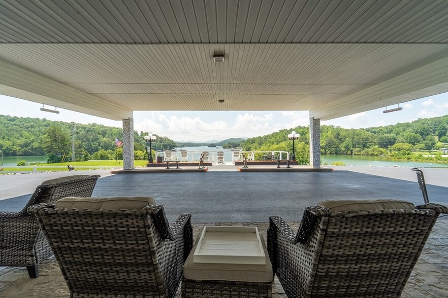 More Photos Of 40 Chatuge Ln, Hayesville Hotel For Sale