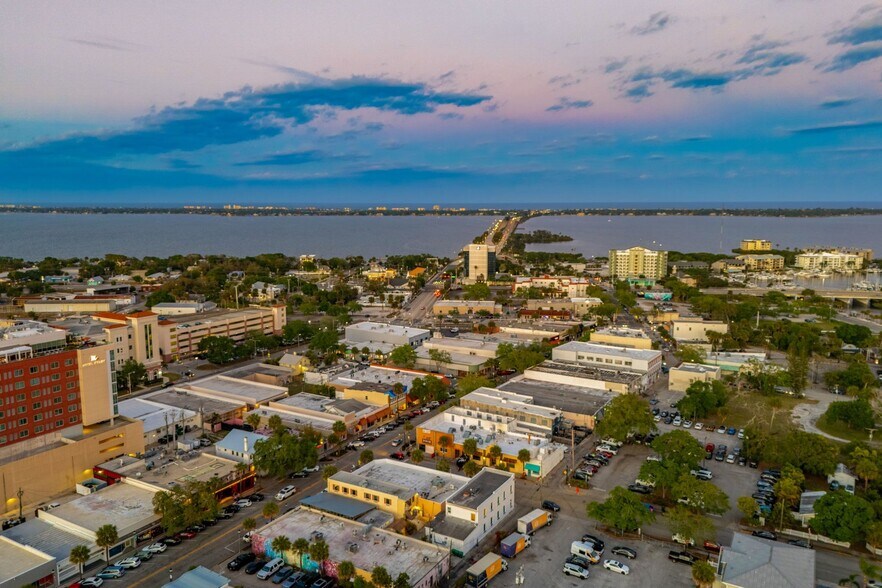 More Photos Of 820 E New Haven Ave, Melbourne Unknown For Lease