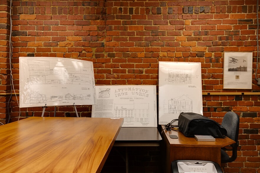 More Photos Of 1641 W Broad St, Richmond Office For Sale
