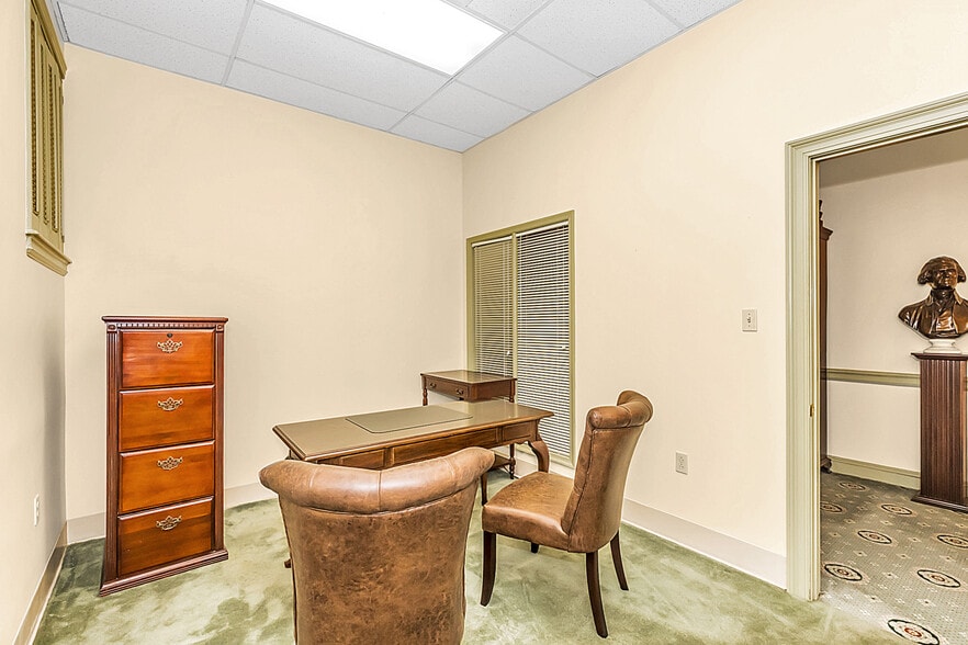 More Photos Of 303 Chestnut St, Philadelphia Office Residential For Sale