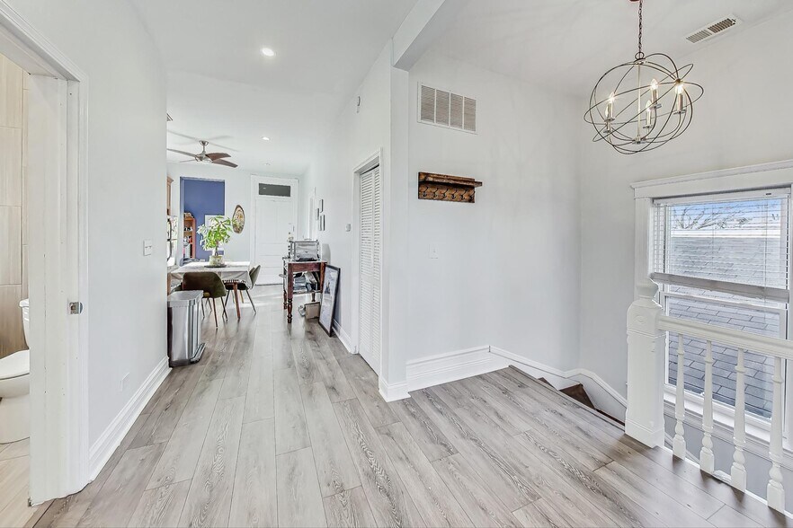 More Photos Of 3412 N Janssen Ave, Chicago Multifamily For Sale