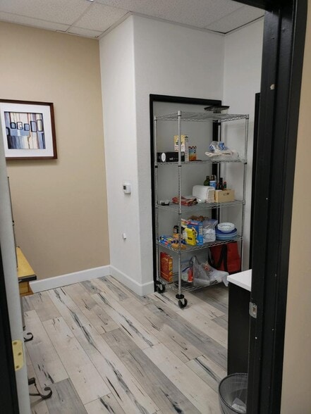 More Photos Of 8867 W Flamingo Rd, Las Vegas Office For Sale