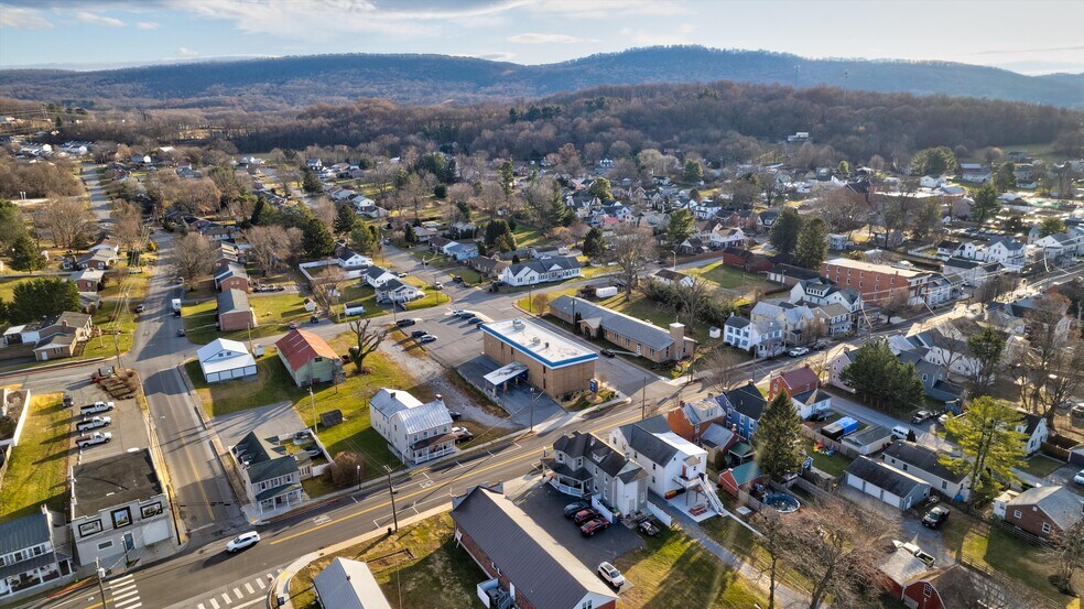 More Photos Of 207 N Main St, Boonsboro Office For Sale