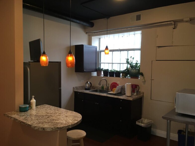 More Photos Of 3407-3423 Church St, Evanston Freestanding For Lease