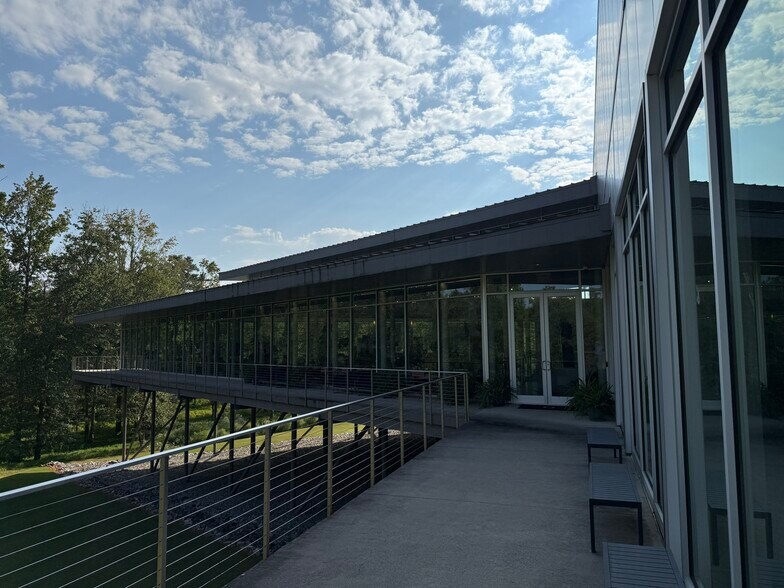 More Photos Of 5510 Ecopark Dr, Alpharetta Manufacturing For Sale