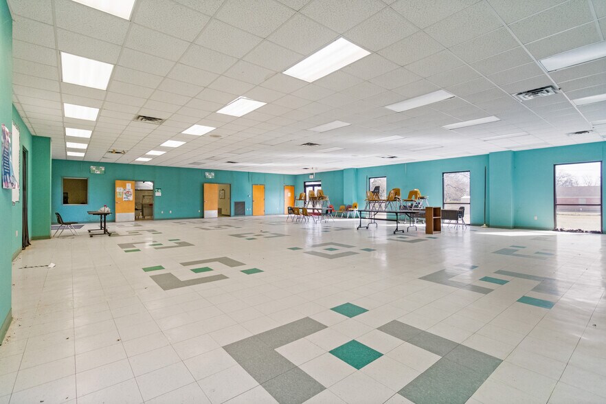 More Photos Of 214 N School St, Winfield Light Distribution For Sale