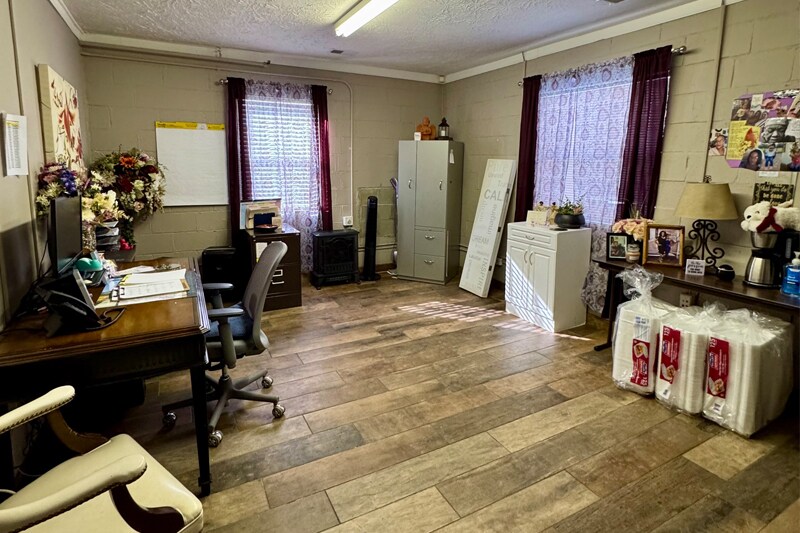 More Photos Of 444 Glen Arvin Ave, Lexington General Retail For Sale