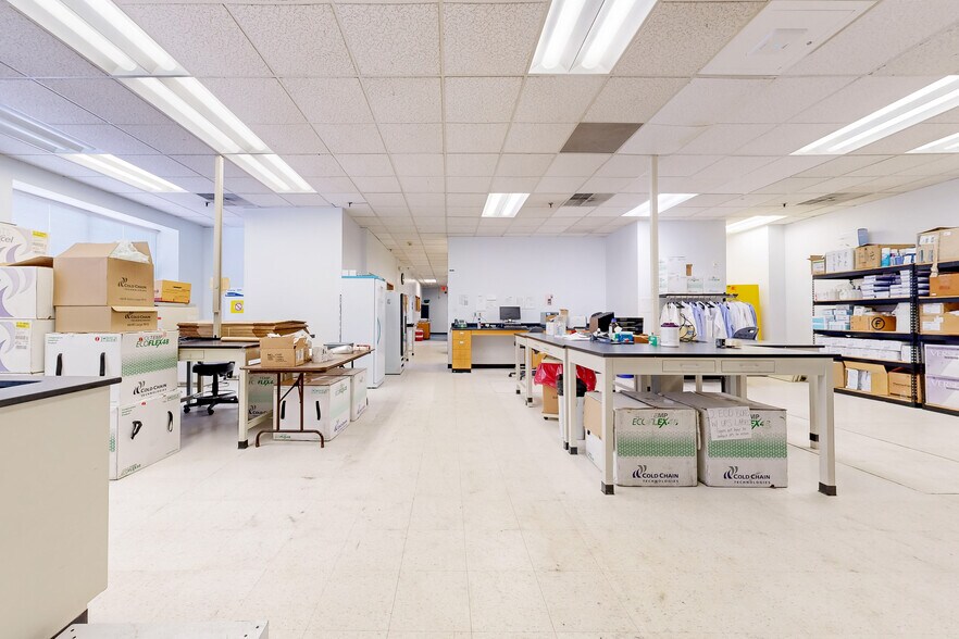 More Photos Of 959-961 Commonwealth Ave, Boston Storefront For Sale