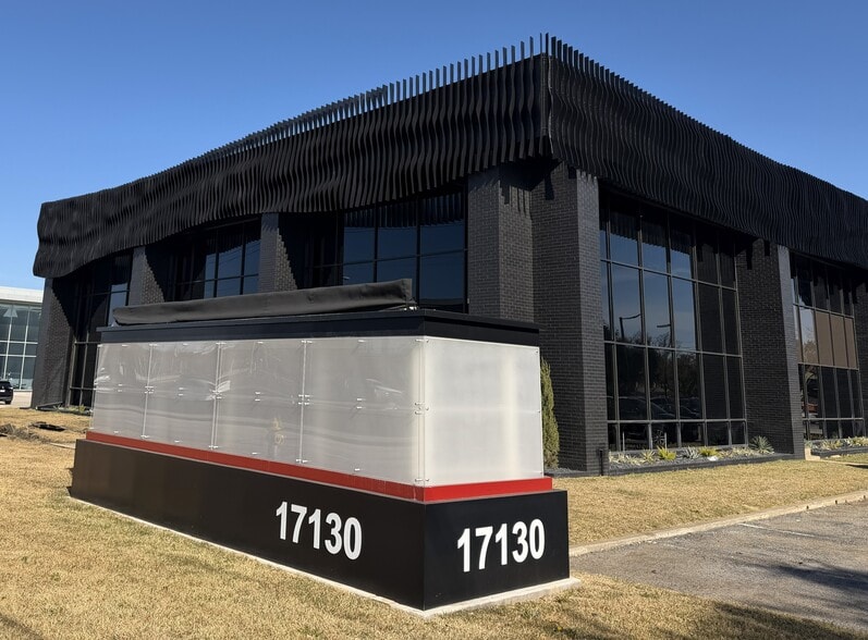Primary Photo Of 17130 N Dallas Pky, Dallas Office For Sale