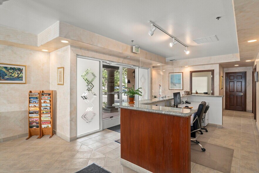 More Photos Of 530 Hammill Ln, Reno Office For Lease