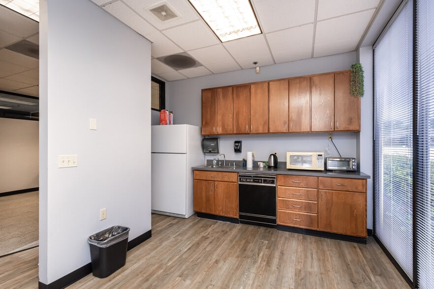 More Photos Of 8203 Sierra College Blvd, Roseville Office For Sale