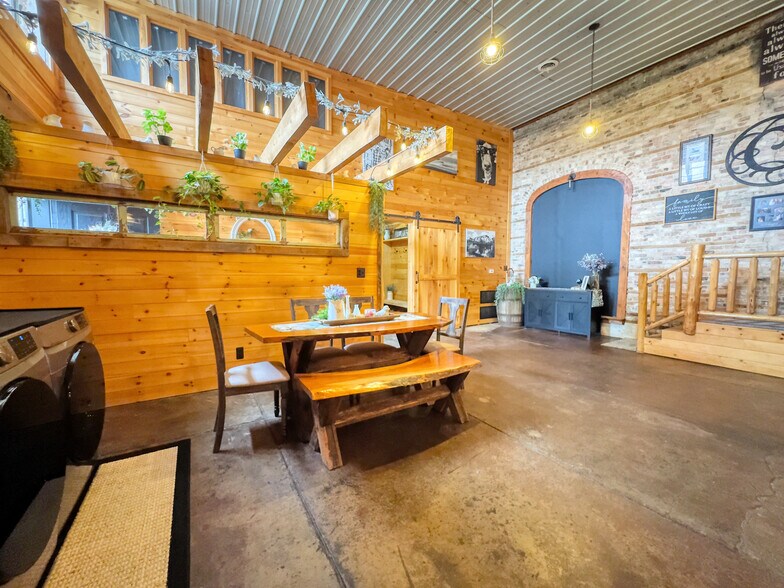 More Photos Of 201 State St, Luther Specialty For Sale