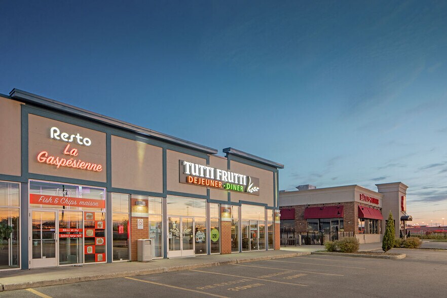 More Photos Of 1198-1252 Rue Yves-Blais, Terrebonne Storefront For Lease