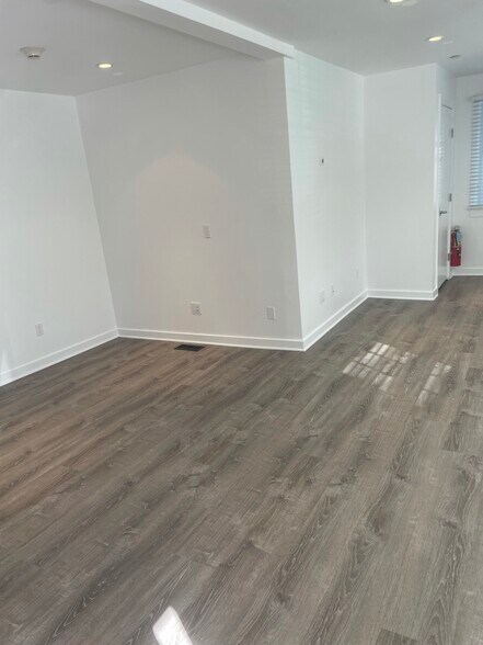 More Photos Of 201 Montauk Hwy, Westhampton Beach Office For Lease