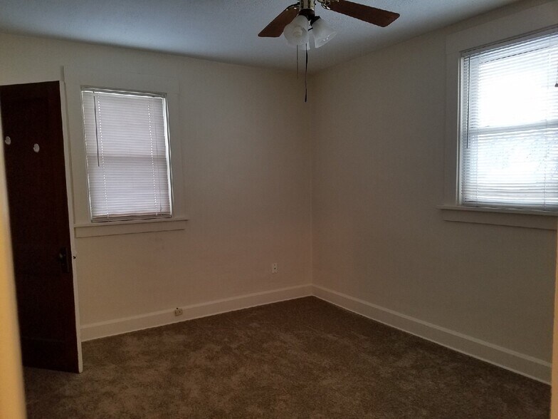 More Photos Of , Bedford Specialty For Sale