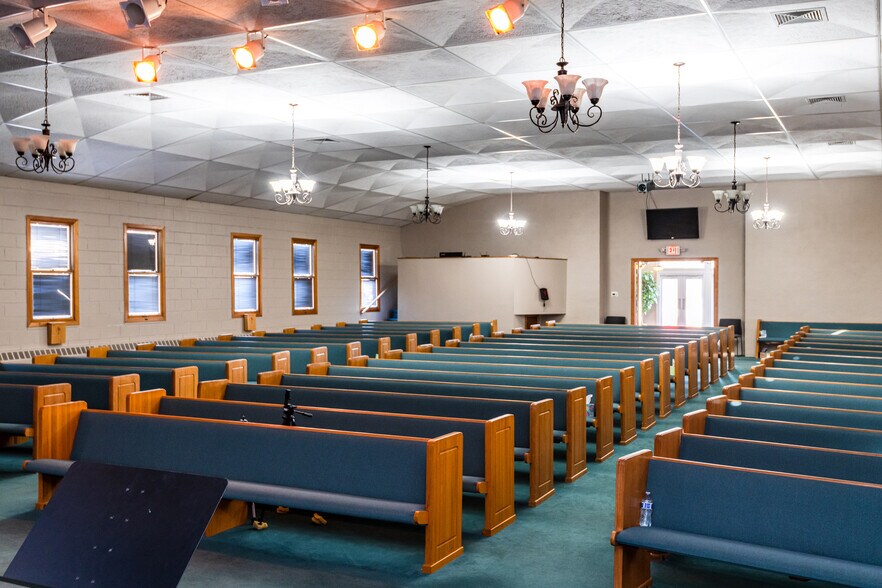 More Photos Of 4445 Wilmington Pike, Dayton Religious Facility For Sale