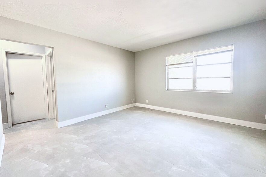 More Photos Of 999 W Prospect Rd, Oakland Park Apartments For Sale