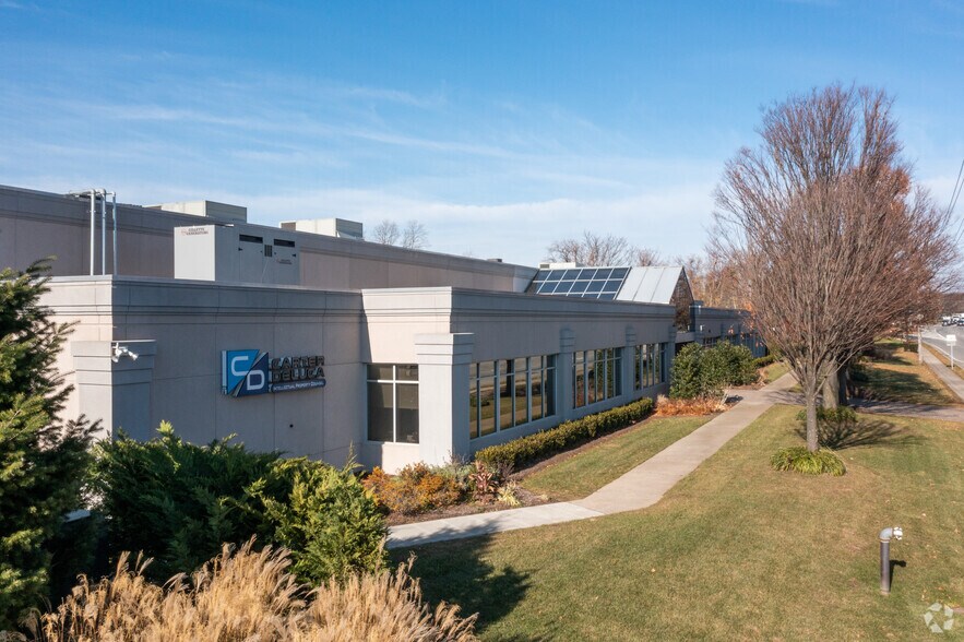 More Photos Of 576 Broadhollow Rd, Melville Office For Sale