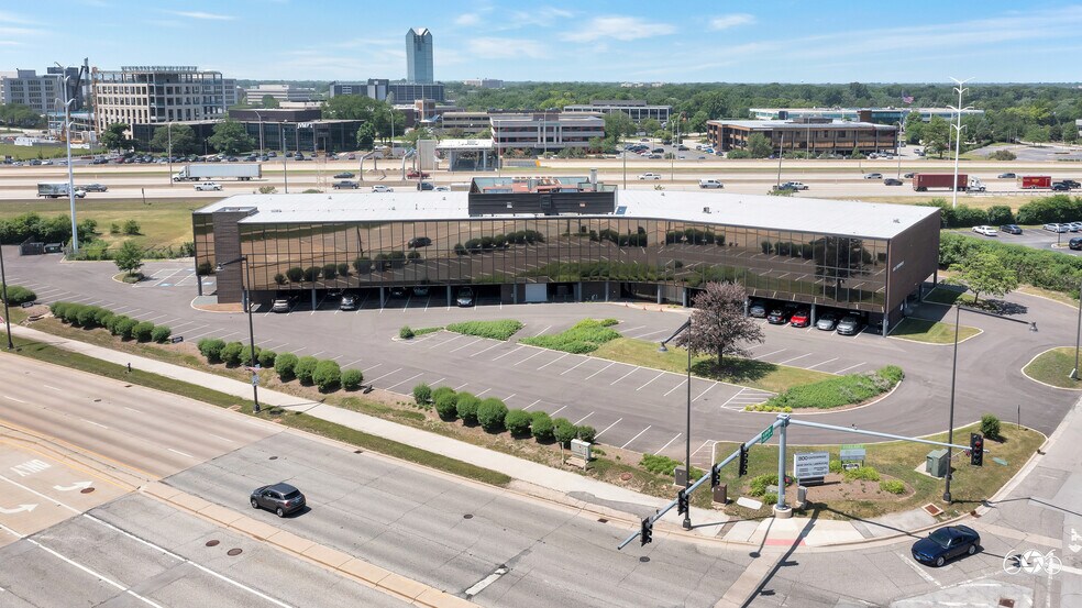 More Photos Of 800 Enterprise Dr, Oak Brook Medical For Lease