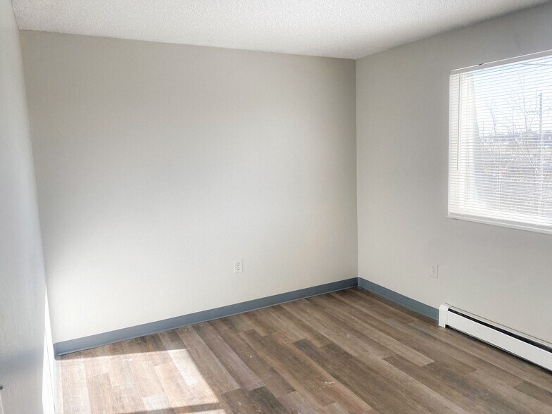 More Photos Of 730 Mather St, Brighton Apartments For Sale